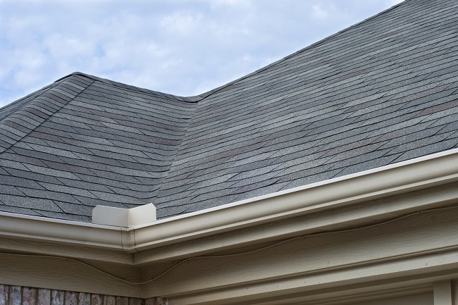 3 Reasons to Get Your Roof Cleaned This Season