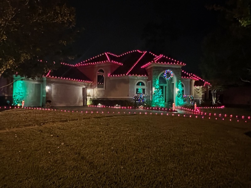 Deck the Halls Stress-Free: The Time-Saving Benefits of Professional Holiday Lighting Services